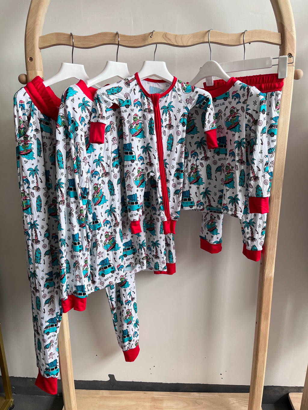 Grinchin’ by the Sea kids jogger pajama set